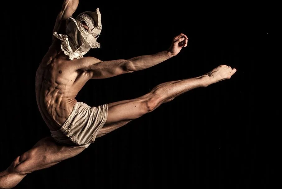 DeNada Seeks Male Dancers For New Production and National Tour 