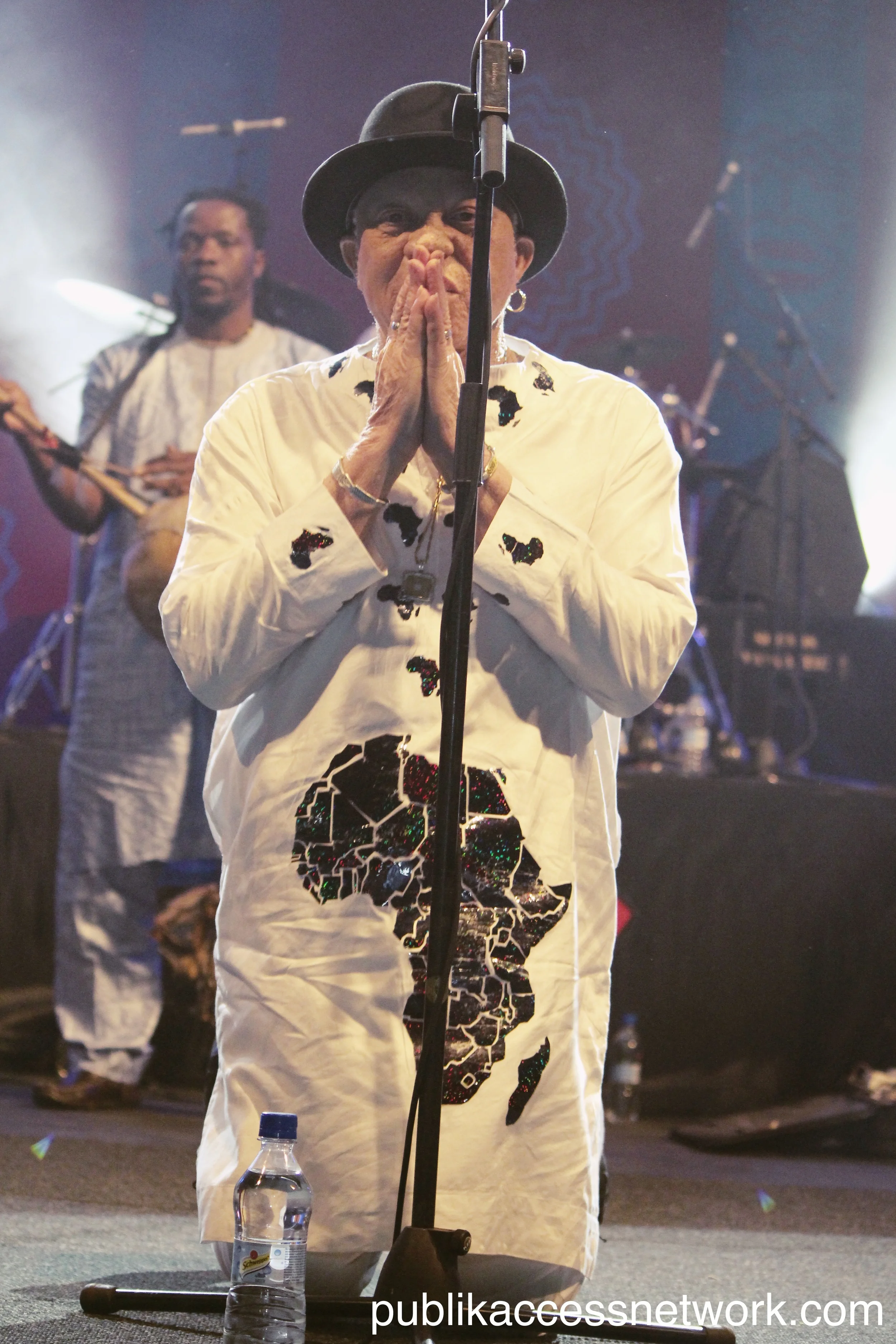 The main and closing Act, Salif Keita, the Mansa of Mali