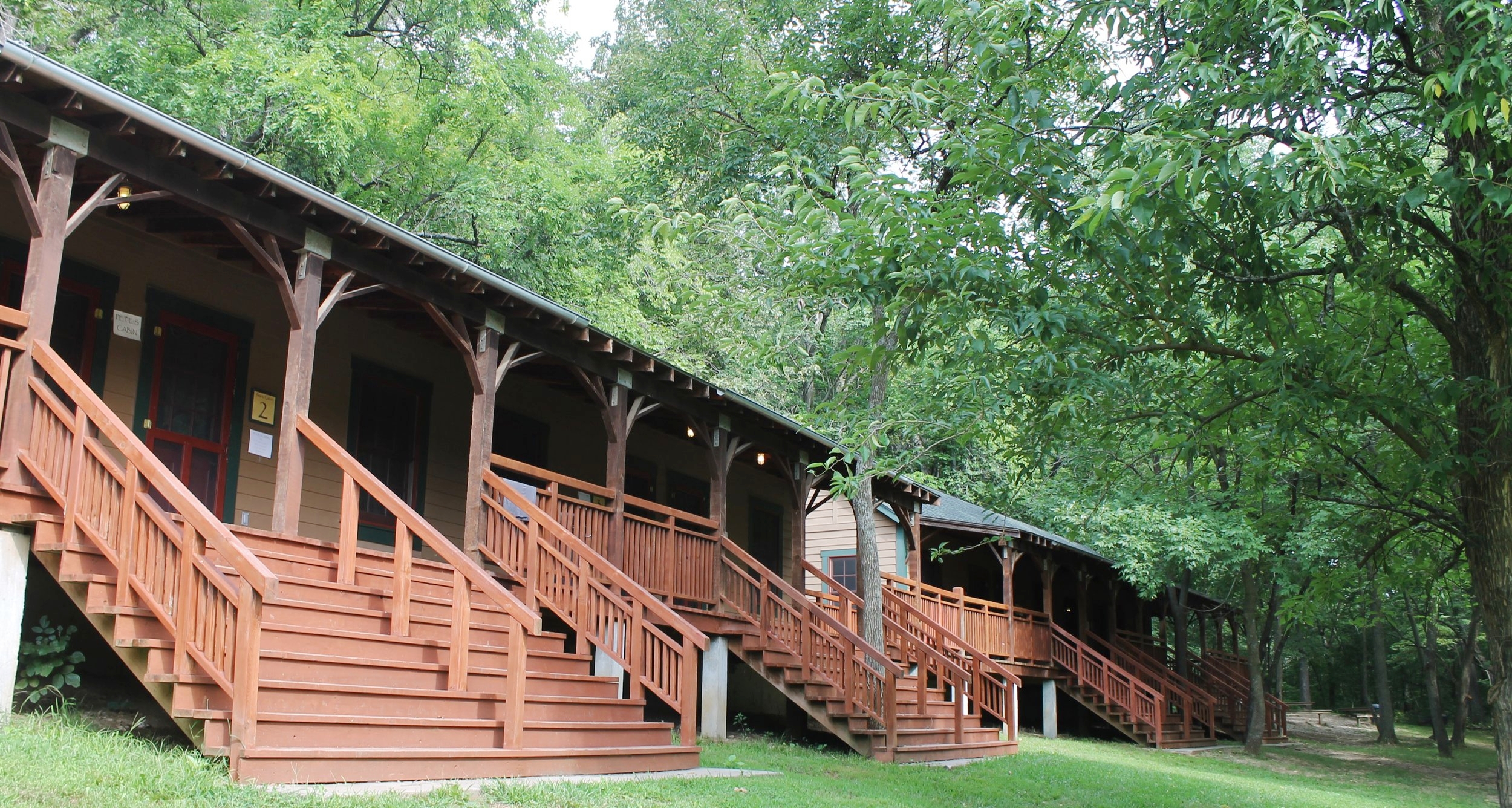 Retreat Style Lodging: Pete's Cabins