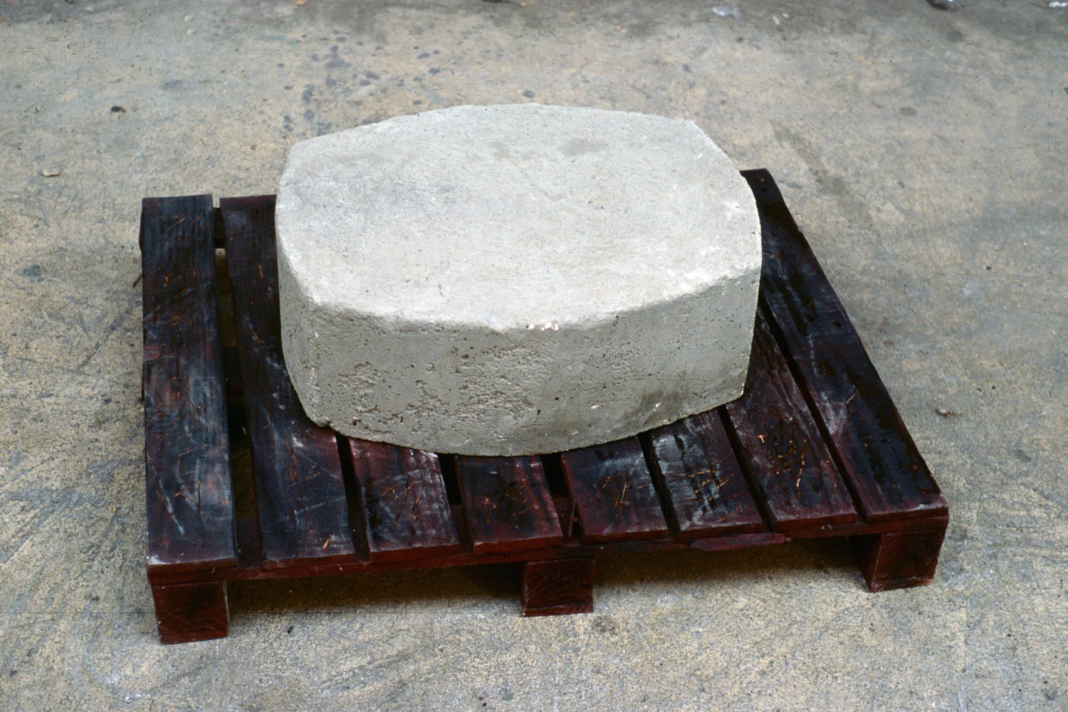 cradle-coffin-installation-huebner-1.jpg