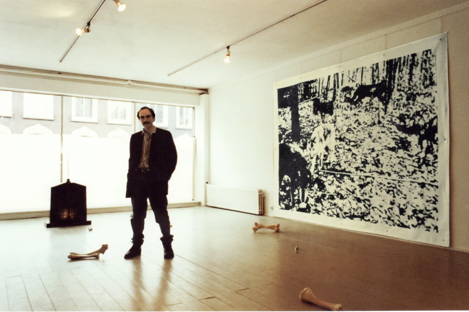 bones-wolves-rotterdam-installation-huebner-1.jpg