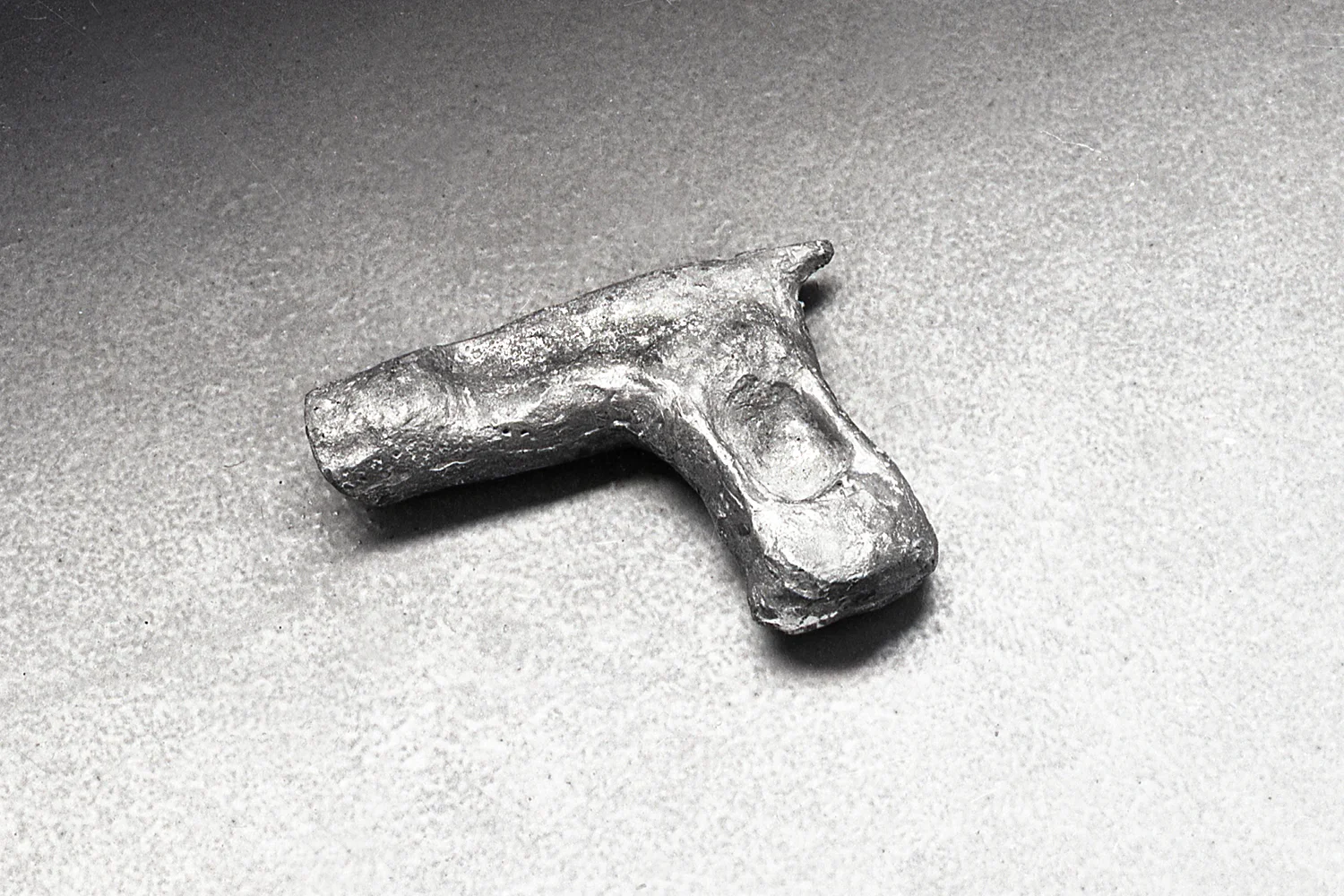 lead-hand-gun-huebner-4.jpg