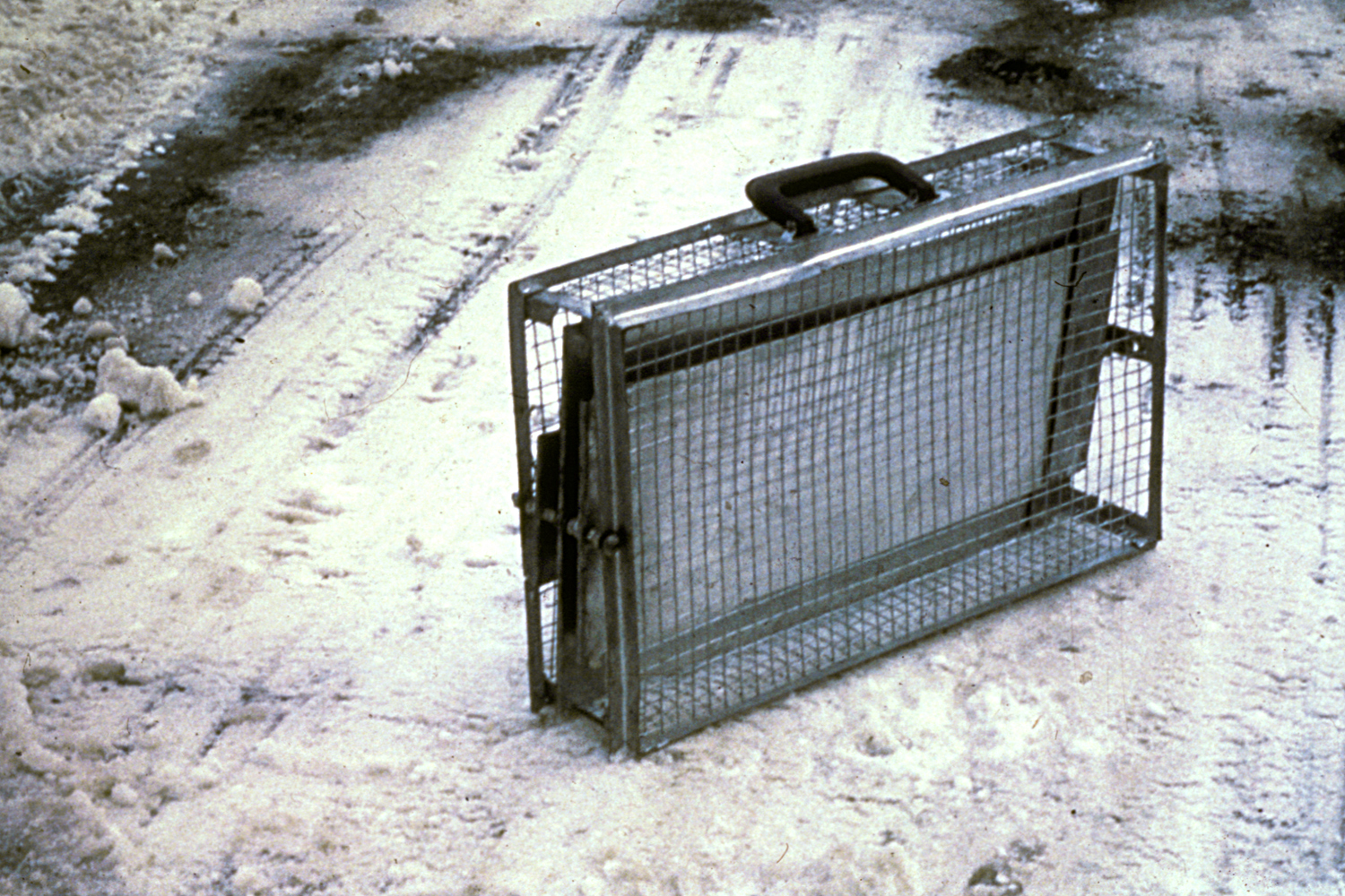 WIRE BRIEFCASE 1.jpg