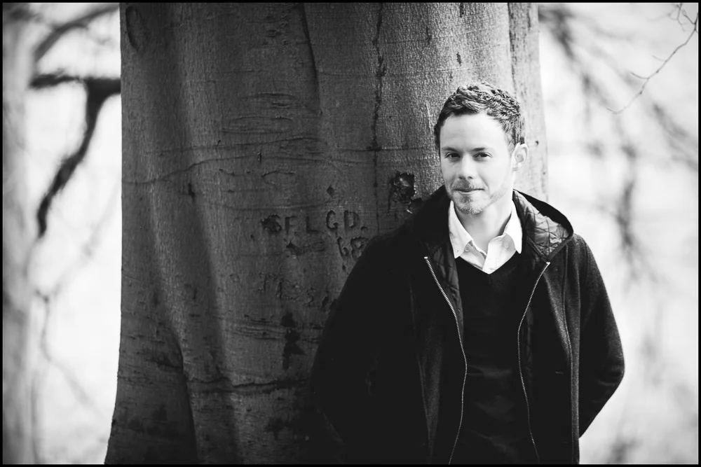 Jenny & Ryan. Engagement photography at Blenheim Palace.