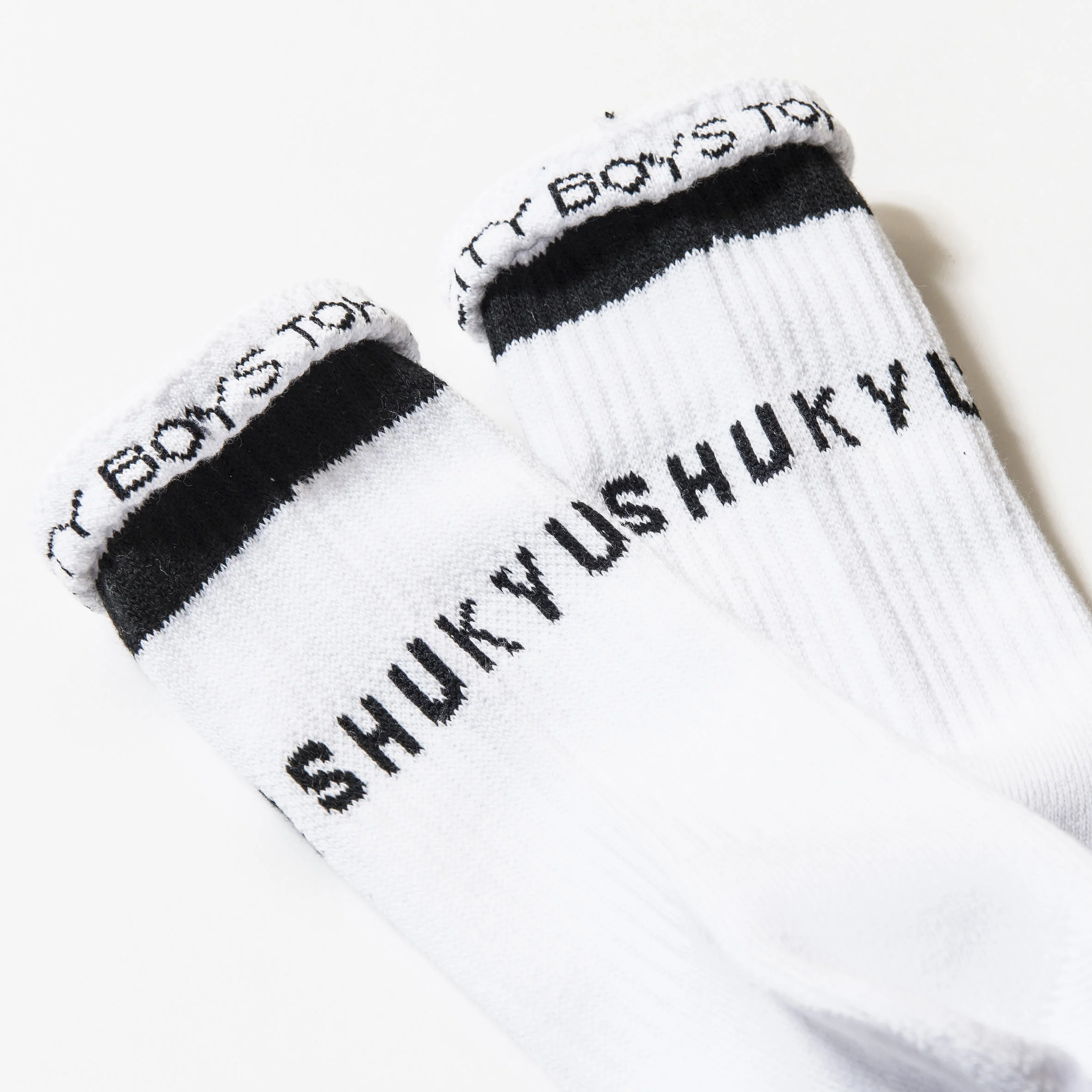 SHUKYU MAGAZINE × CITY BOYS FC “SHUKYU” SOCKS : WHT × BLK 4.jpeg