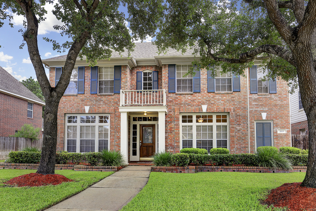 New Listing in Cinco Ranch Greenway Village!