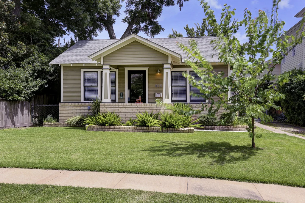 New Listing in Houston Heights, 615 E. 8th St, $615,000!