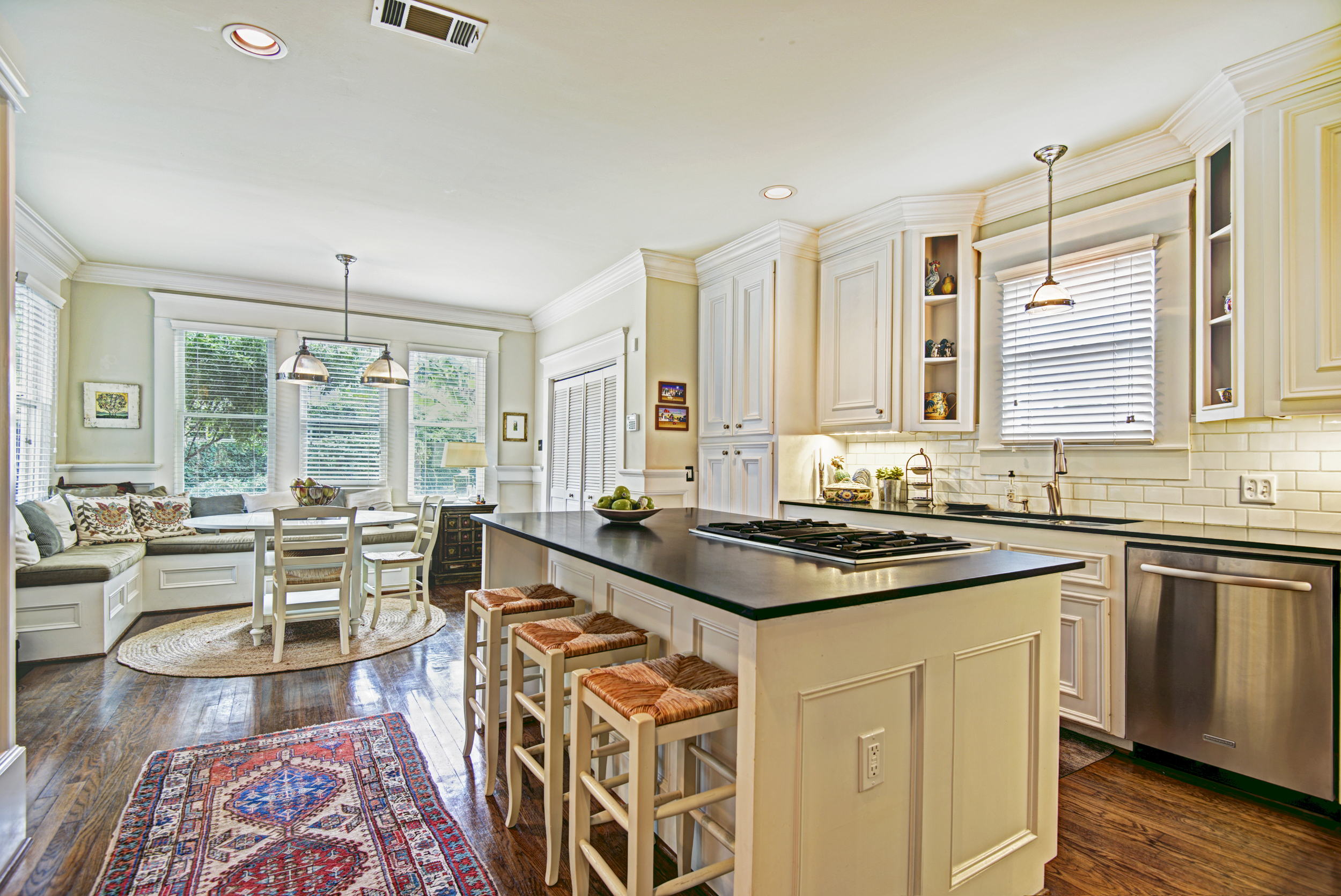 kitchen2.jpg