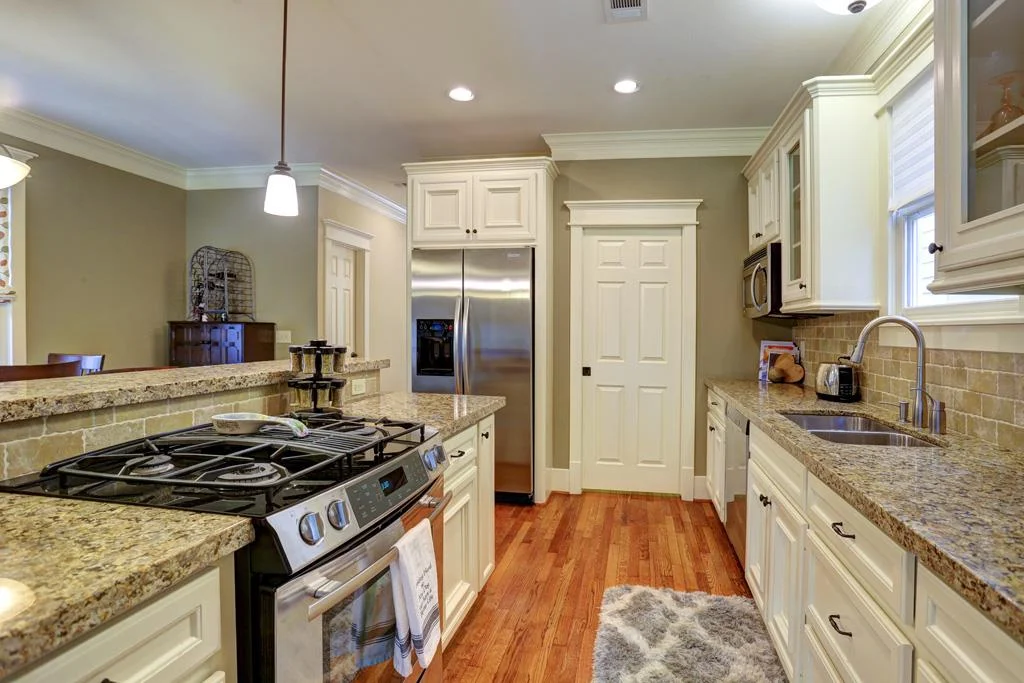 kitchen2.jpg
