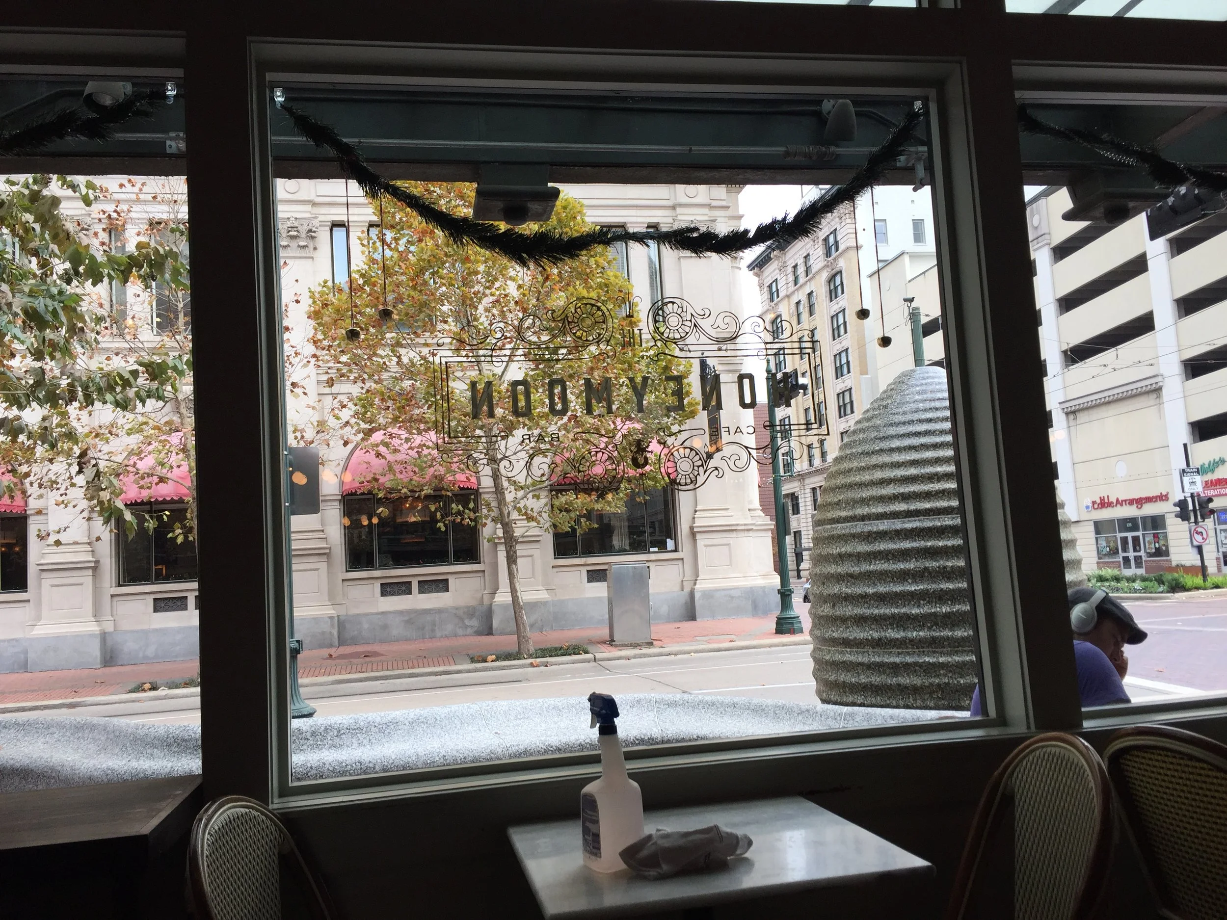 Honeymoon Cafe & Bar