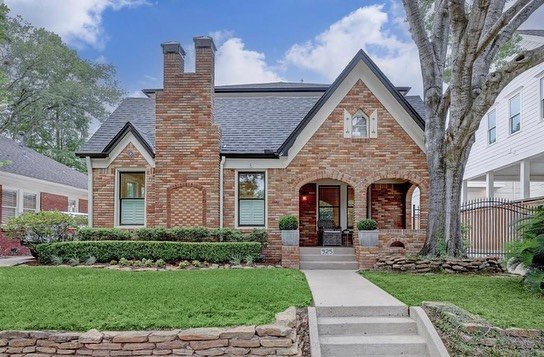 Now Listed in Woodland Heights!  This down-to-the-studs remodeled and expanded home is just perfect, 4/3, rare 1st floor bed/bath, 2700 sf, beautiful finishes, zoned to Travis Elementary!

925 Teetshorn, $1,225,000
har.com/69154394

Soo Kim, Broker
M