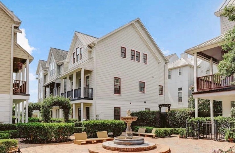 This is a great 3/3.5 freestanding home with tons of eco-hip energy features nestled in a gated community in Timbergrove Manor.  Hurry!

6619 Hurst, $439,900
2264 sf, balcony, metal roof
Courtyard and dog park
har.com/37420660

#mavengrouptexas