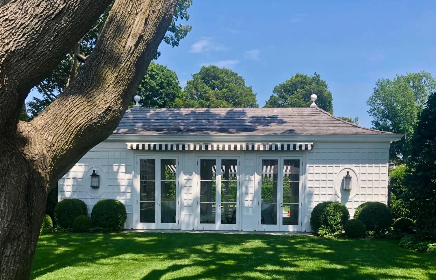 10 SOUTHAMPTON VILLAGE COMPOUND PH ELEV W.jpg