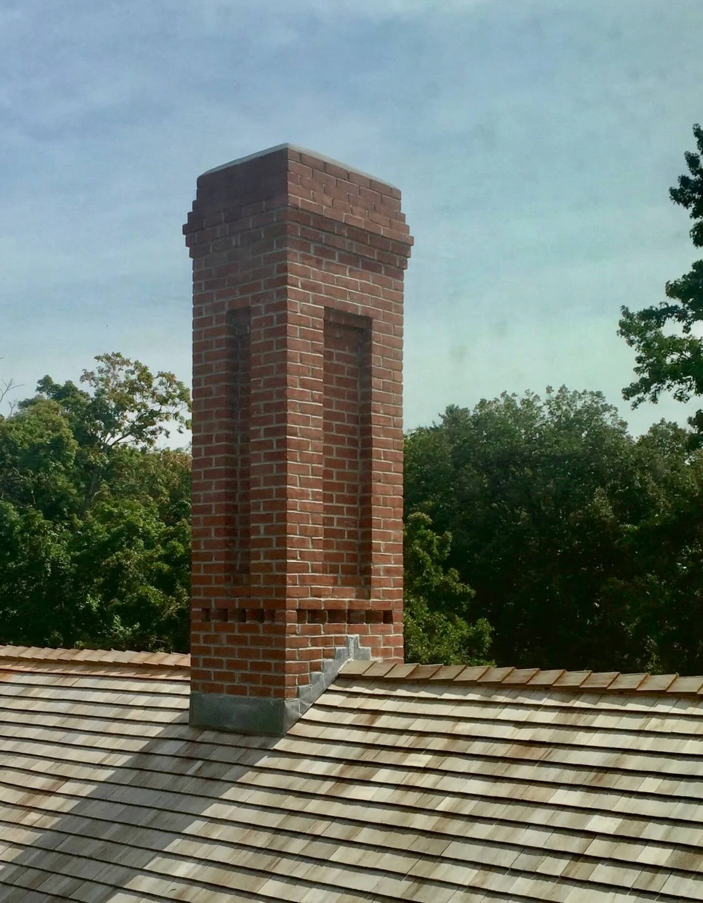 8 OYSTER BAY HOUSE EXT KITCHEN WING CHIMNEY WEBSITE 2018.jpg