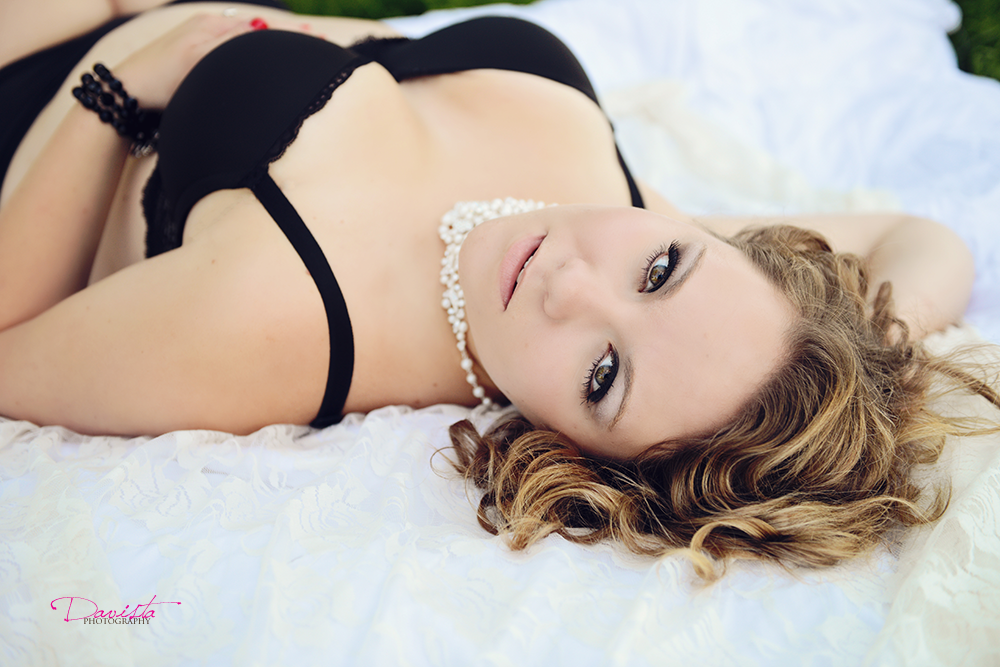 Outdoor Minnesota Boudoir Photographer- M