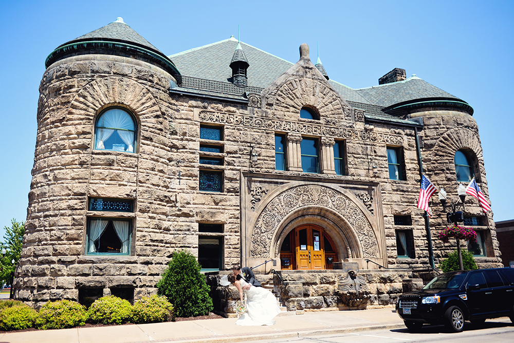 location-wedding-wisconsin-mabel-tainter-theater