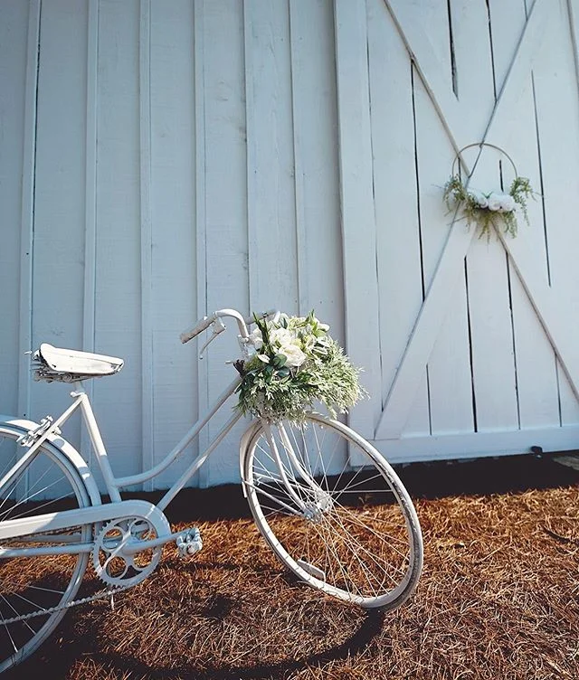 It&rsquo;s been one of those weeks but clearing it out to bring in more peace and good vibes. And these images from @rosiecreekfarms definitely help. Such a gorgeous venue and thanks to the @myweddingshop 🖤