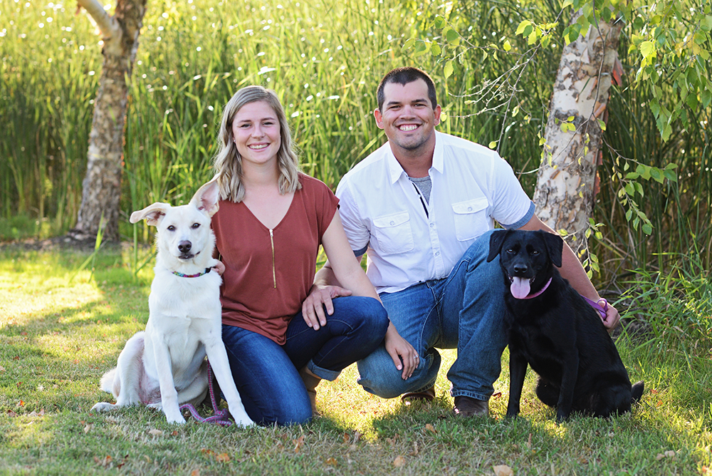 engagment photos with dogs