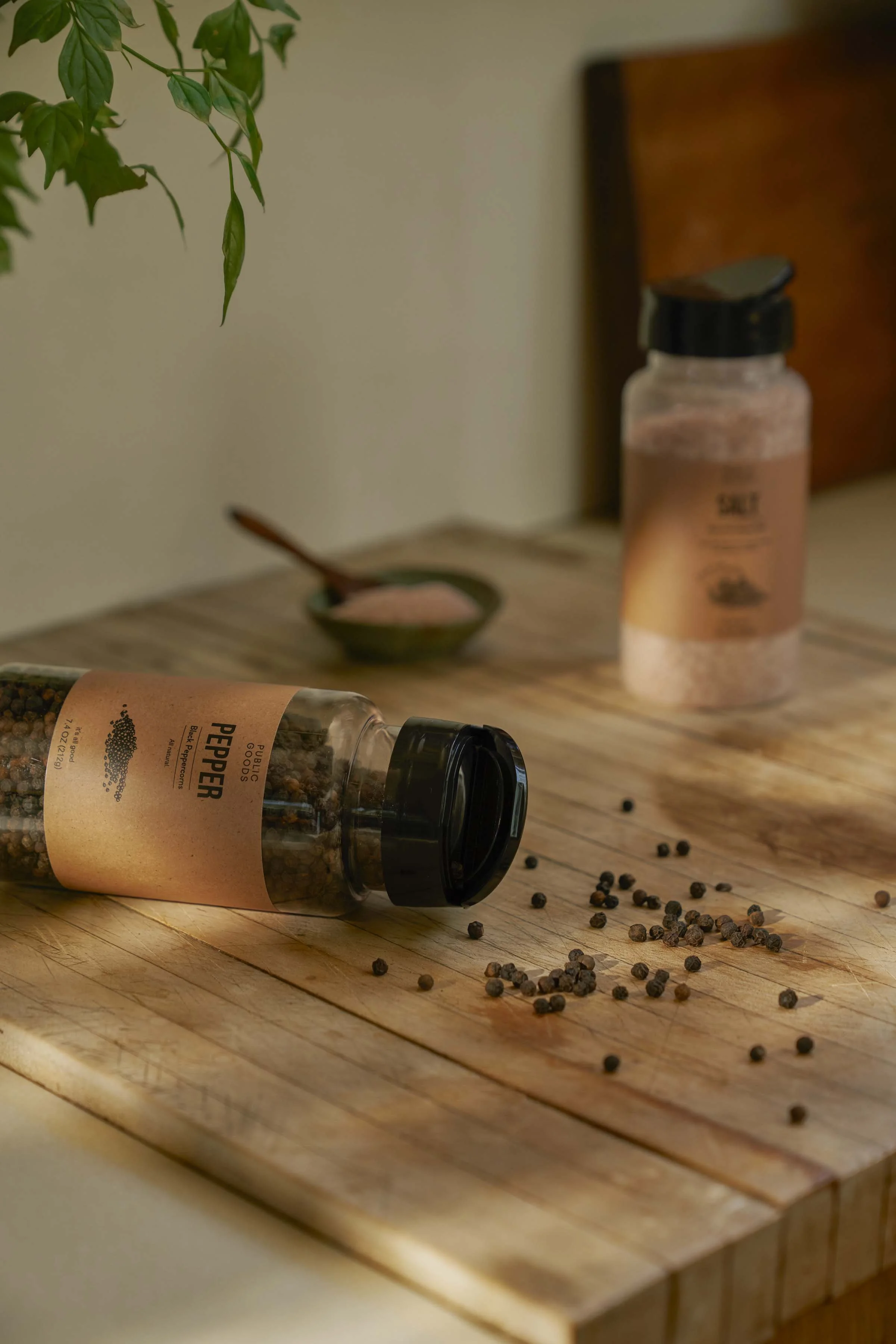 Shot3_Salt_Pepper_0115_Retouching.jpg
