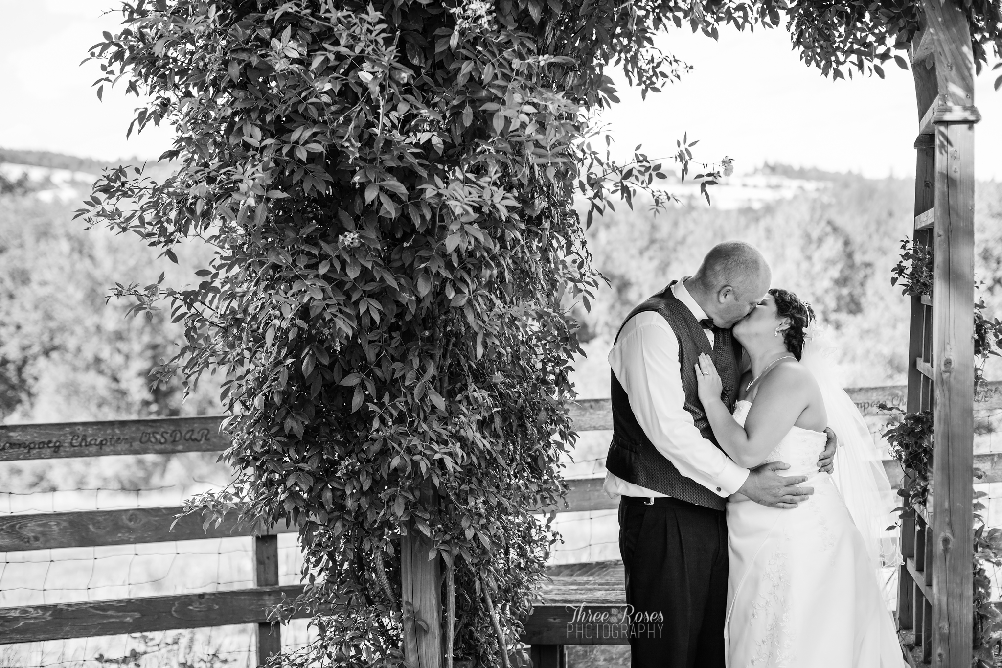 Crystal & Carl | Newell House Wedding | St. Paul, Oregon