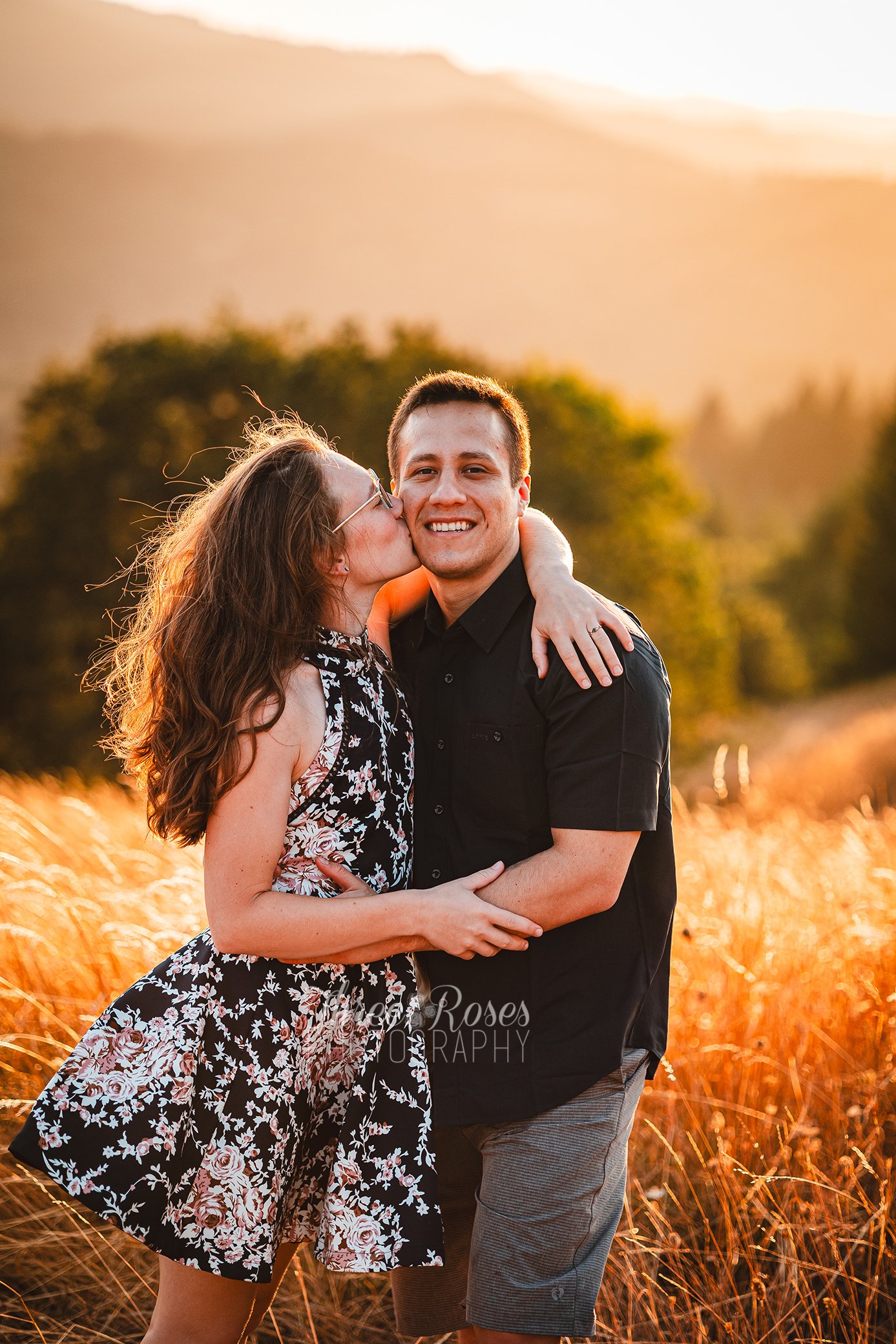  engagement session corvallis oregon fitton green photography photographer golden hour sunset engagement photo session  