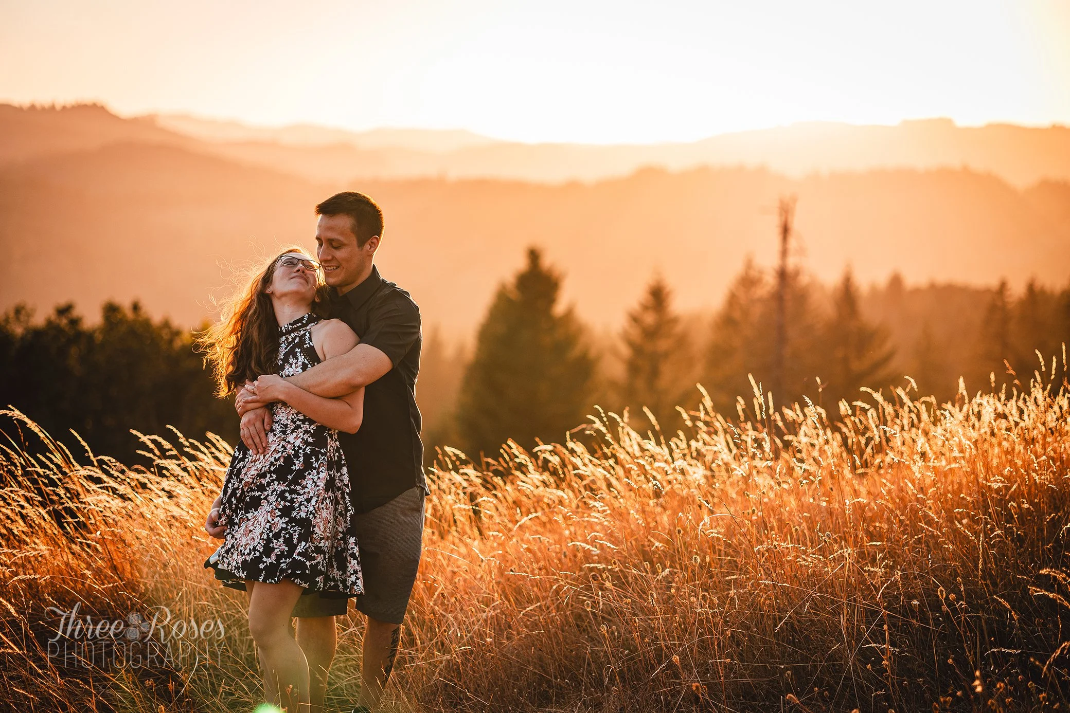  engagement session corvallis oregon fitton green photography photographer golden hour sunset engagement photo session  