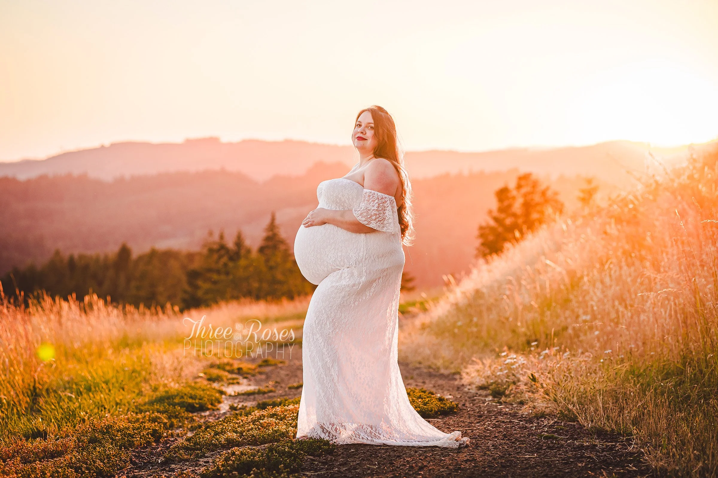  golden hour maternity session willamette valley Oregon 