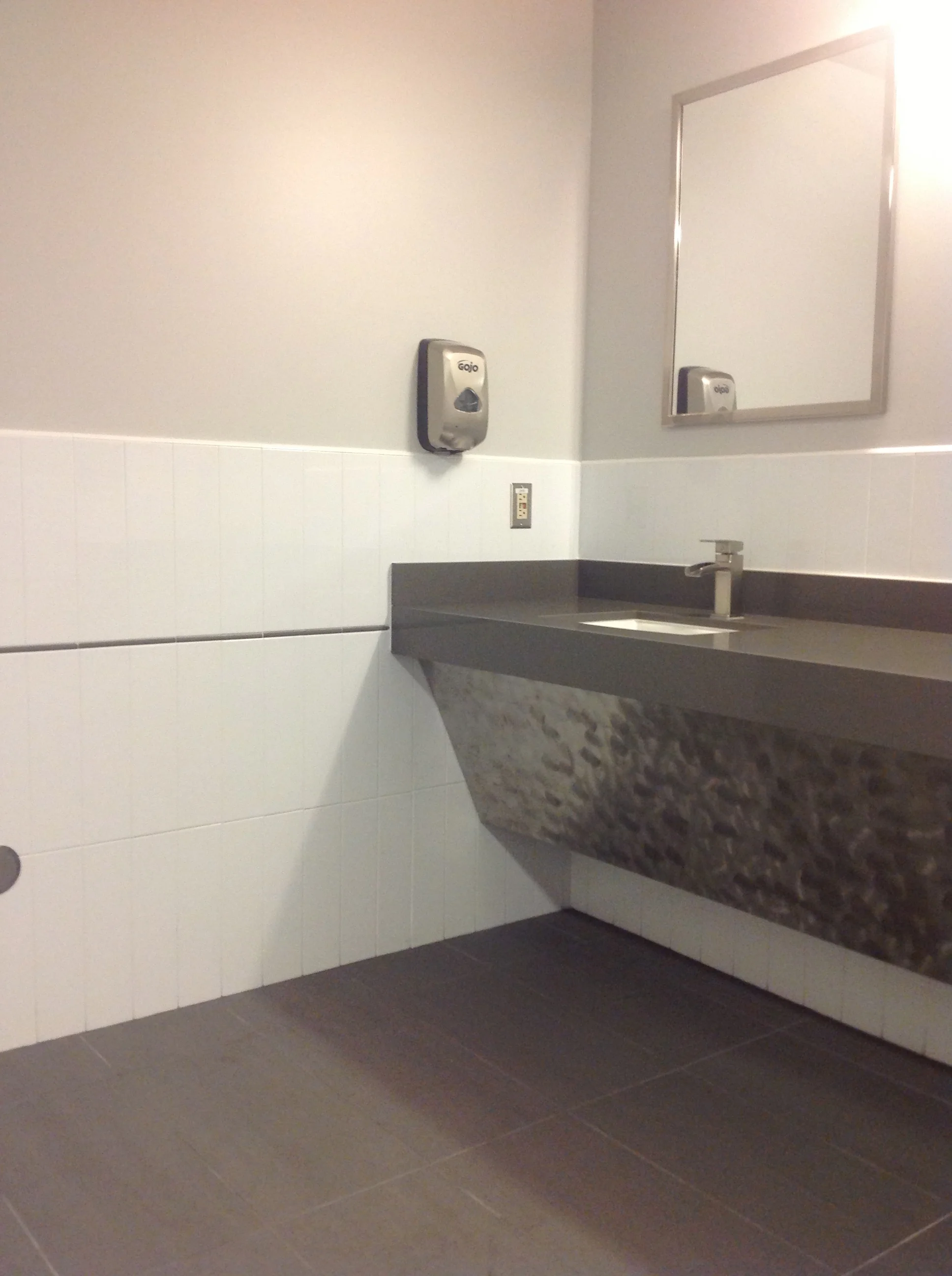 Freescale_Bathroom_Aft.jpg