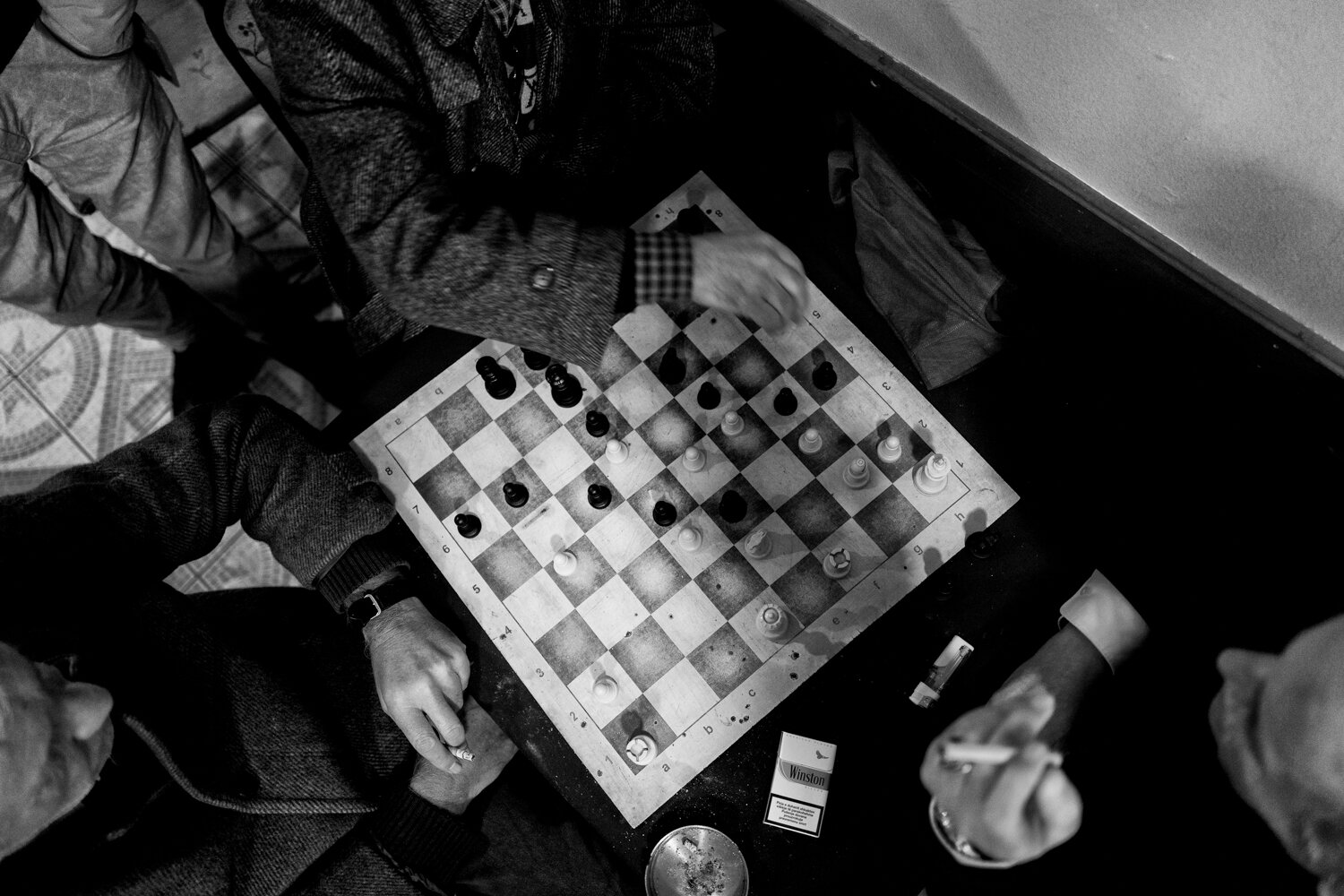  Klub Schach (chess club) is part café, part community center. It is a place for friends to socialize, smoke, and play chess, dominoes, or cards. 2017. 