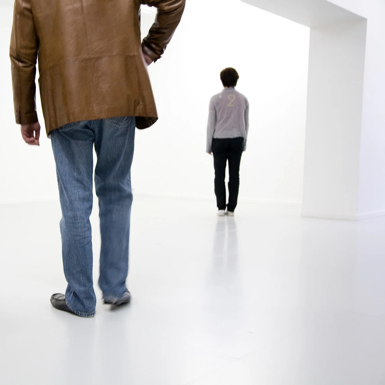 Une exposition chorégraphique. Commissaire invité : Mathieu Copeland Centre d'Art Contemporain de La Ferme Du Buisson, Scène Nationale, Noisiel, France, 2008