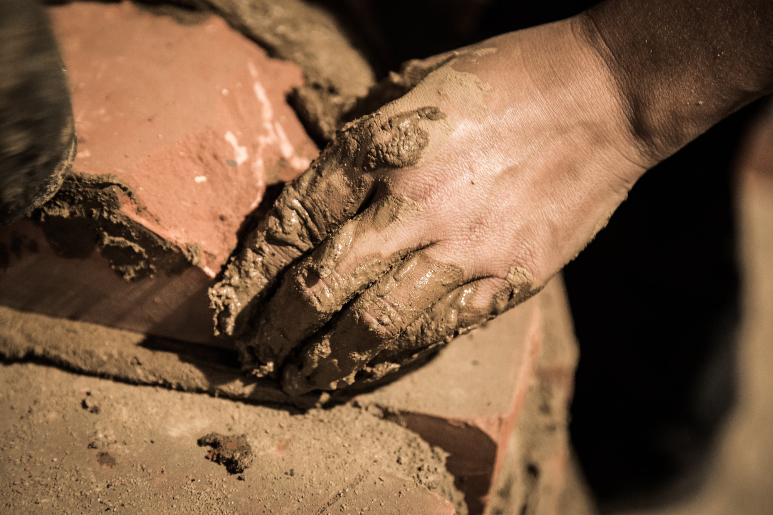  À la fonderie Bollée, toutes les opérations de moulage sont ralisées à la main.  