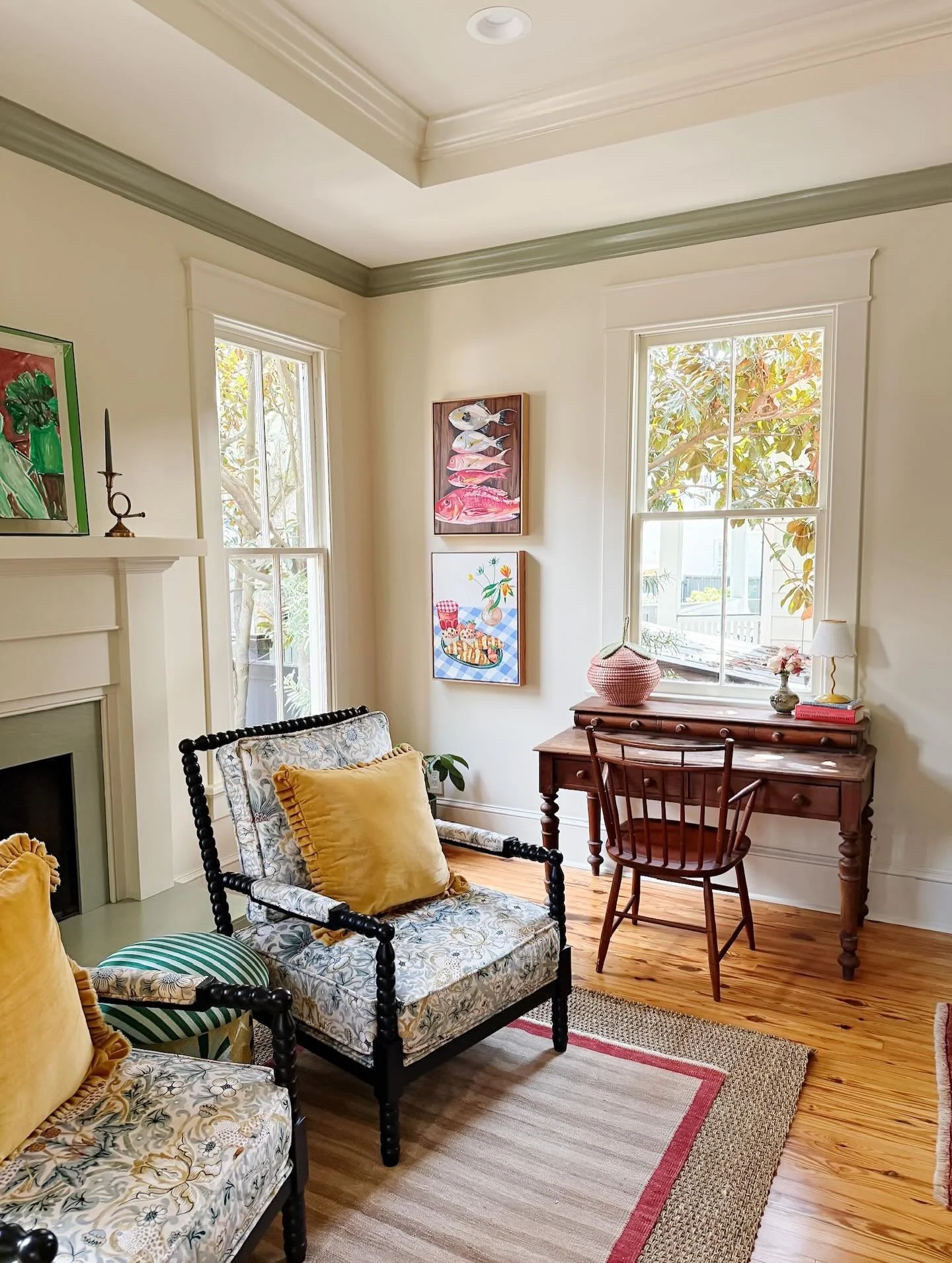 So excited to share !! My artwork is featured in Magnolia Network&rsquo;s Anything But Gray TV show! It is Episode 5 and can be streamed on HBO Max and Discovery Plus. Thank you&nbsp;@themillergallery for this opportunity 💓Featured work is currently