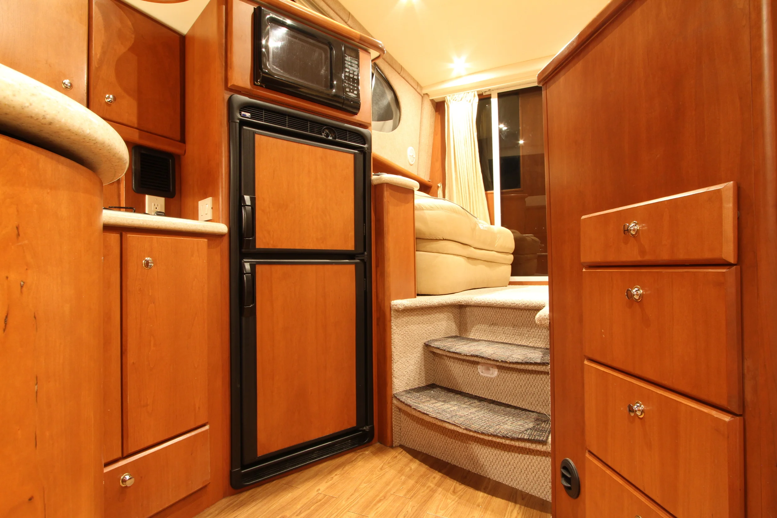 Synchronicity Silverton 34C