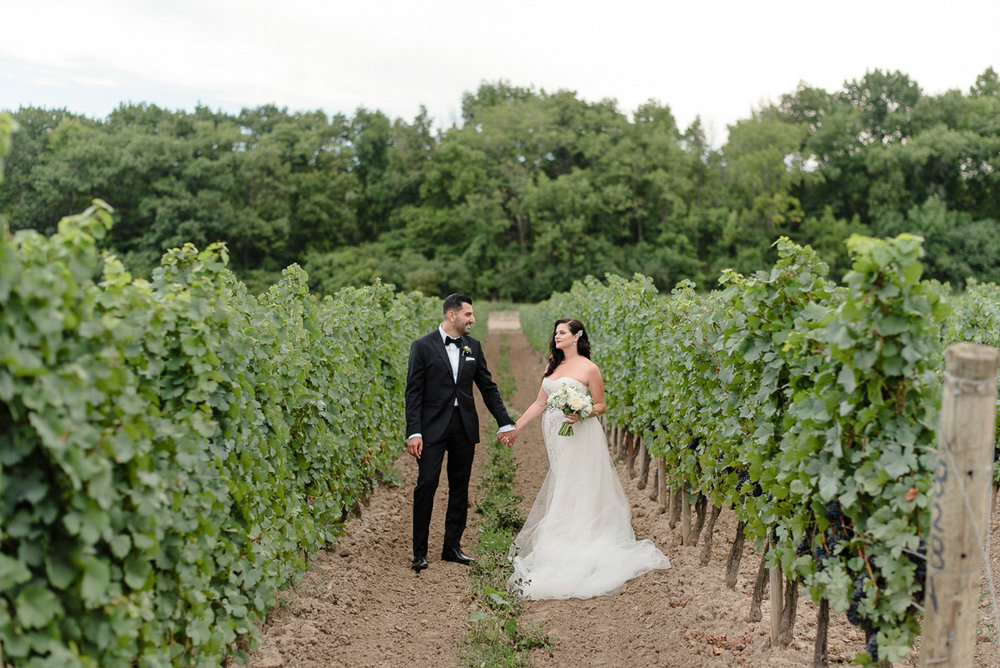 Mango+Studios_+NiagaraWedding_+VineyardBride_ChateauDesCharmes_Christina_Walid+0015.JPG