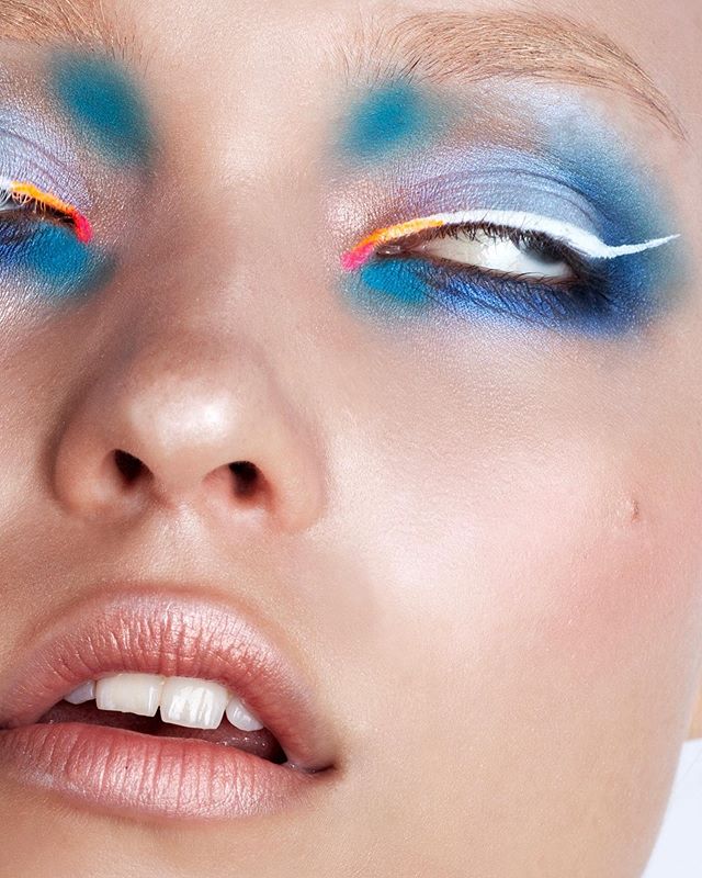 FLASH COLOR now on OPALUS 
See the entire story now - Link in BIO!

Photographer @deborabarnabaphotography 
Makeup Artist @elenabettanello 
Model - Nicole @thefabbrica 
Get the look!
Skin: Elizabeth Arden eight Hour cream, #MakeupForever soft light f