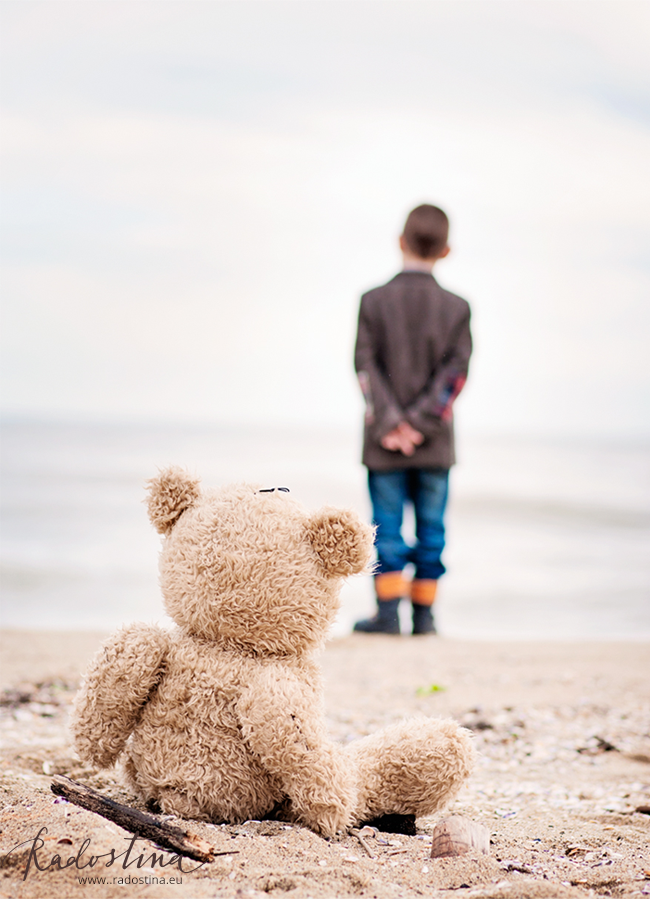 radostina_photography_lifestyle_teddy_and_the_boy.png
