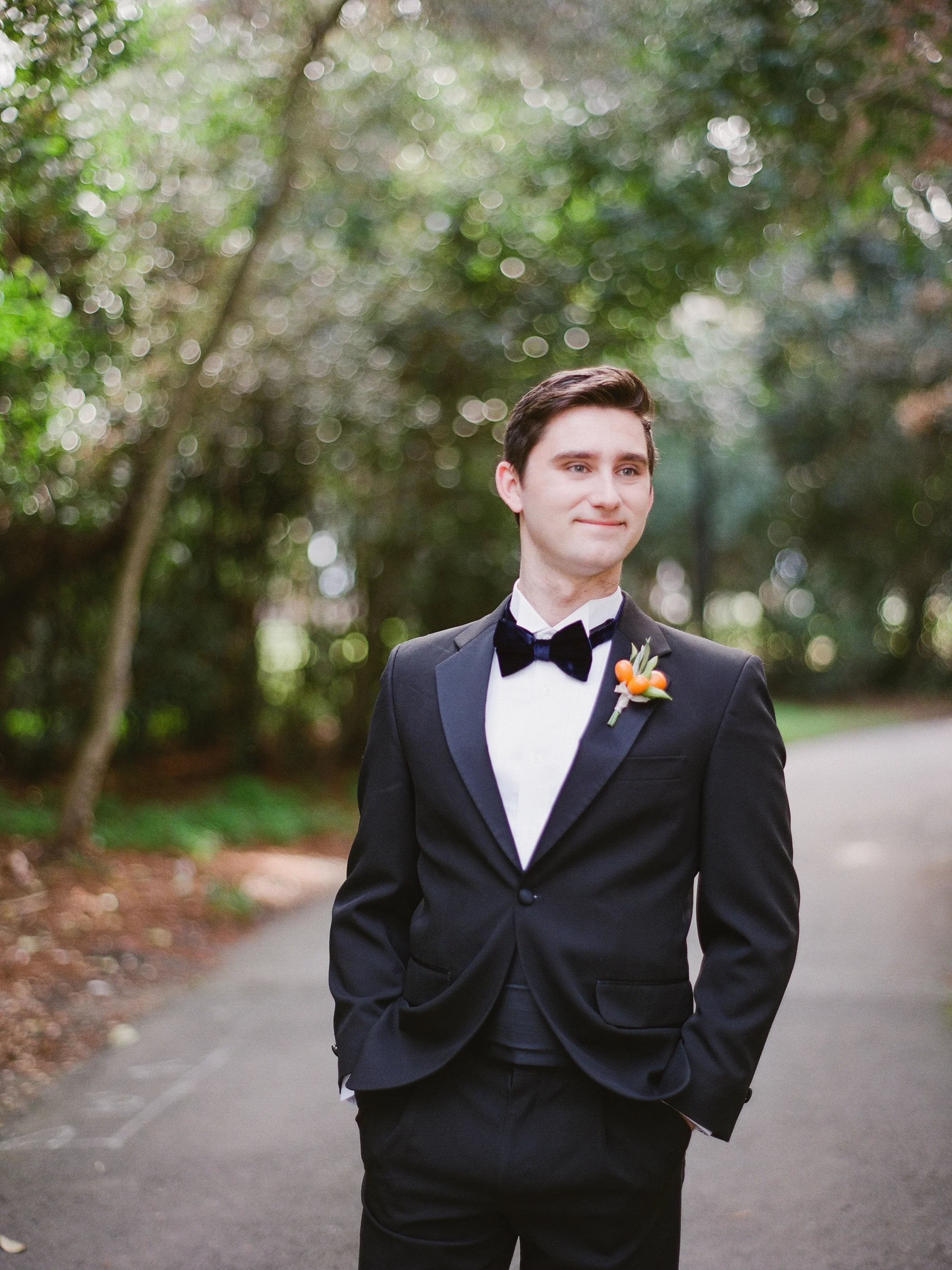 radostinaboseva-garden-wedding-groom-getting-ready.jpg