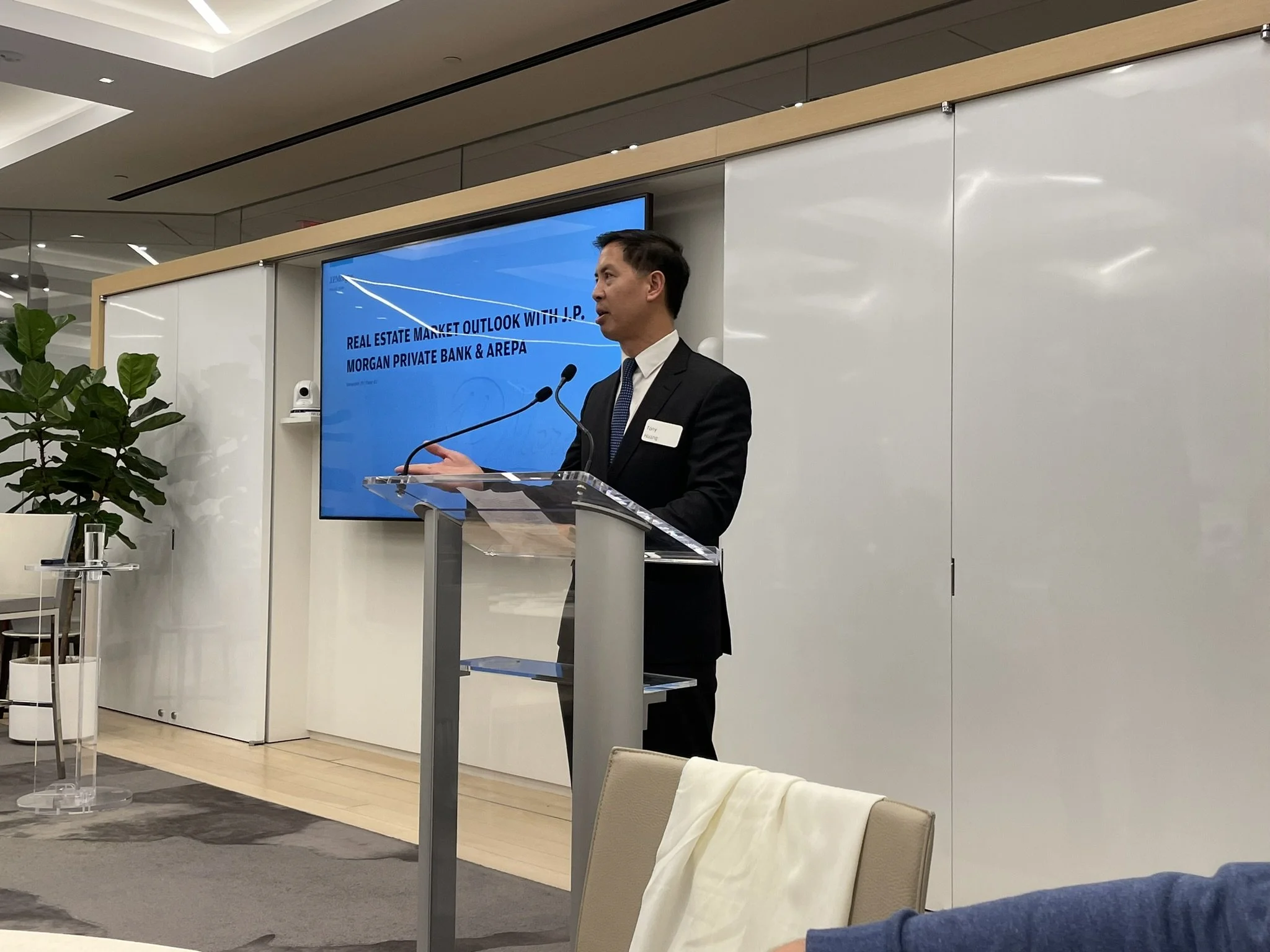 The Asian Real Estate Professional Association (AREPA) hosted its 14th Distinguished Speaker Event on Wednesday Nov 29th, 2023 with Real Estate Developer Jerry Pi at J.P. Morgan Private Bank