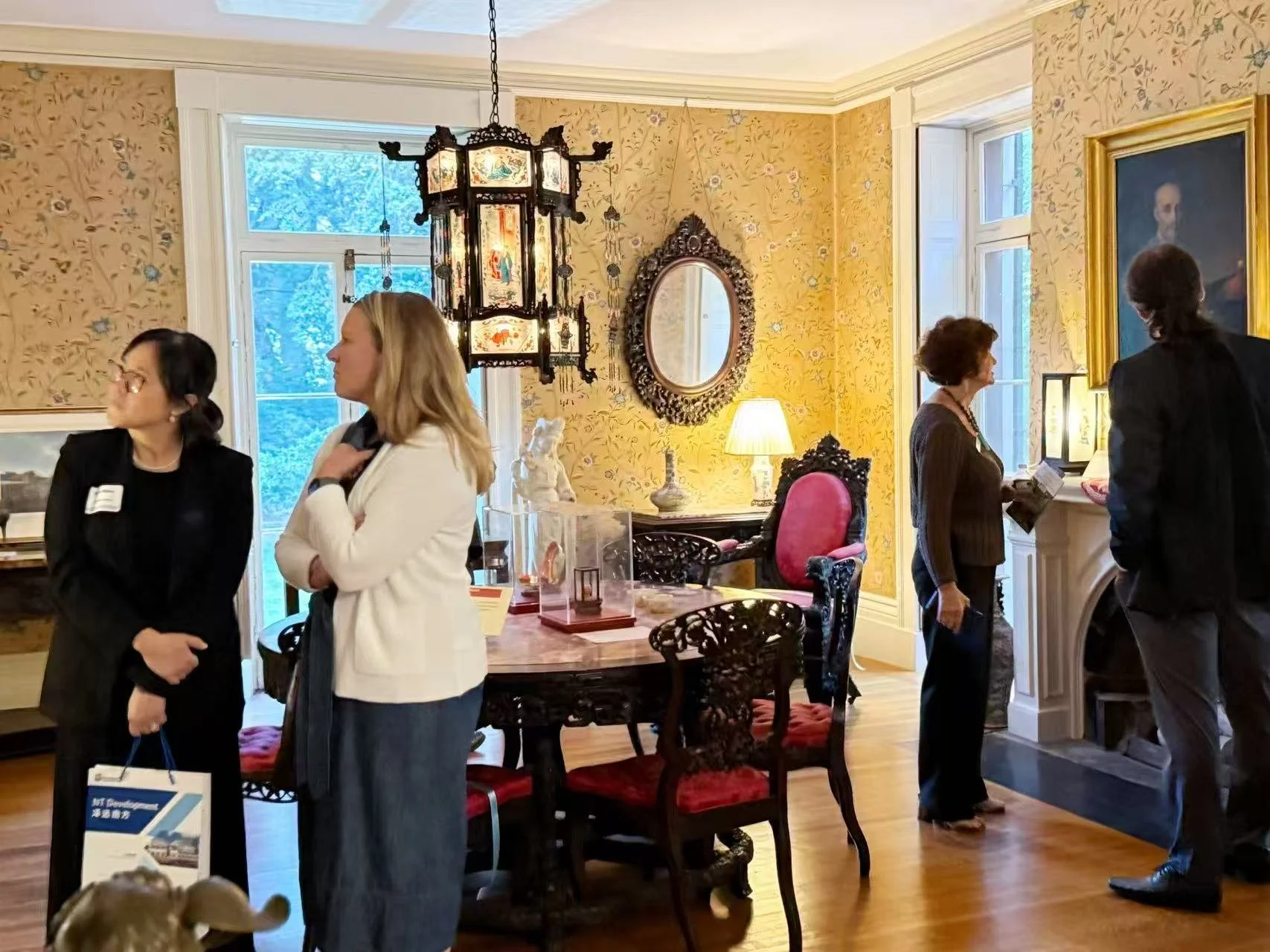 Boston, MA The Asian Real Estate Professional Association (AREPA) hosted the SOLD-OUT The Forbes House Museum Tour and Real Estate Networking Event on Wednesday, September 10th, 2025 at The Forbes House Museum located at 215 Adams Street, Milton, MA