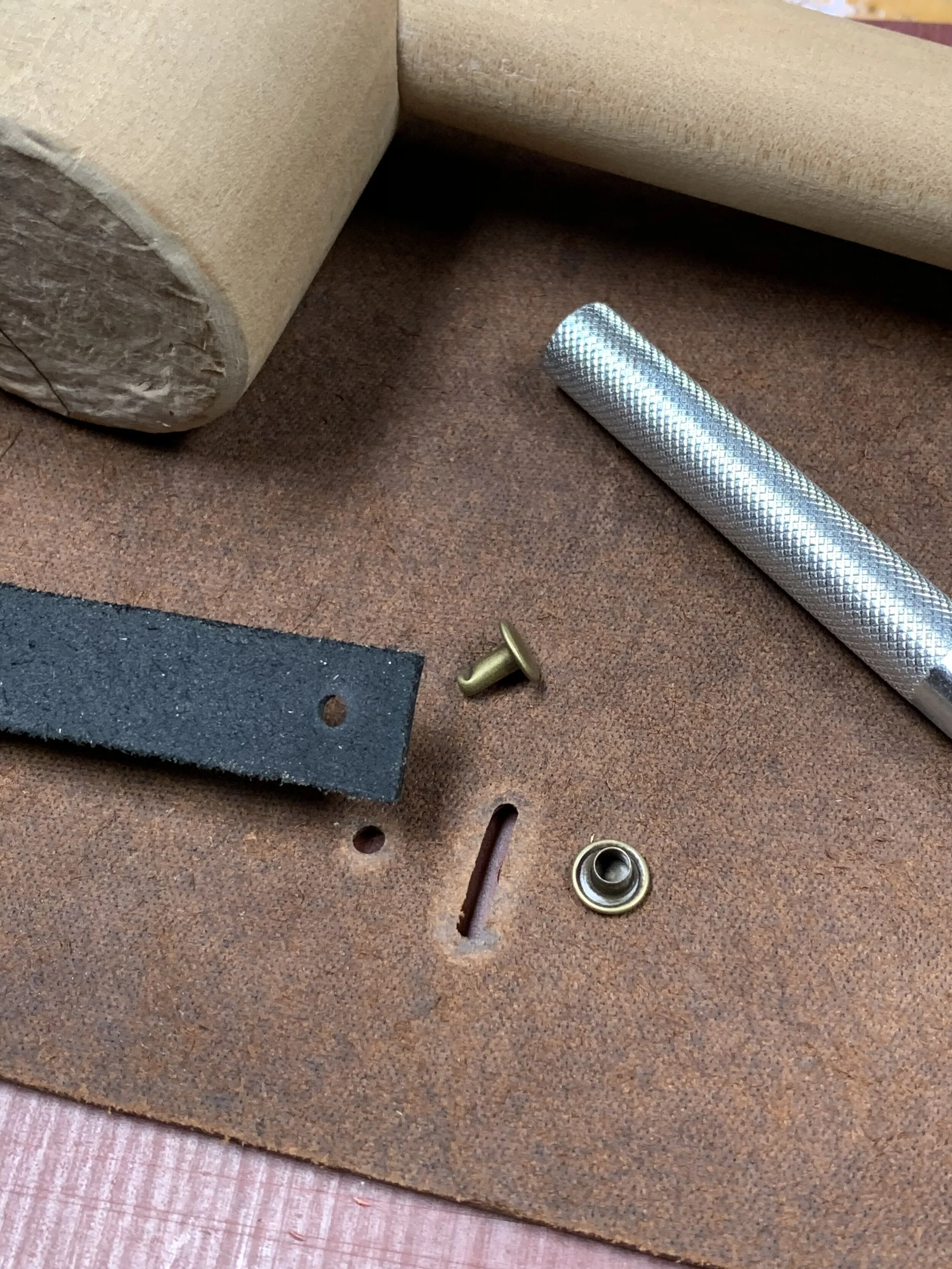 Shaving brush, shaving brush roll, leather, Captain's Choice, shaving gear