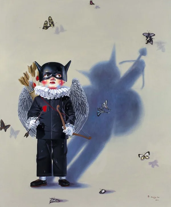 黄引的《身份混淆、处境尴尬的丘比特》是对爱情的不安审视。