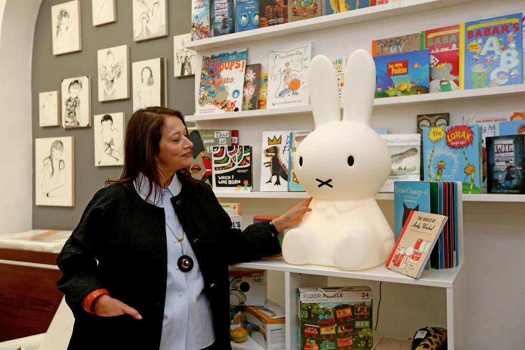 在一座（仿佛）从不入睡的城市里，一盏合适的夜灯，就是美梦的邀请函。