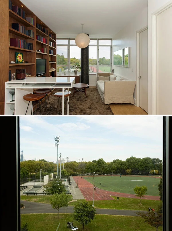 在布鲁克林威廉斯堡的一套一室共管公寓，客厅将近7英尺的窗户展示了园景。公园里有一条塑胶跑道等待着跑步爱好者。 跑道的夜间照明持续到11点。