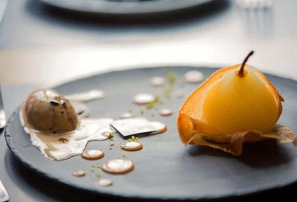 马厩酒馆的甜点水烹梨。