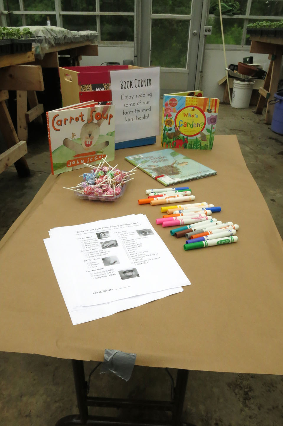 Farm Picnic_scavenger hunt table.jpg