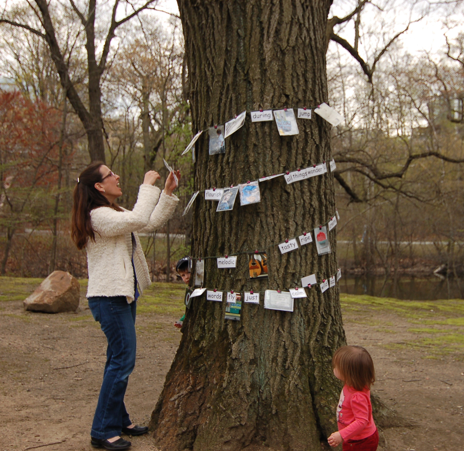 Family+playing+at+the+communiTree.jpg