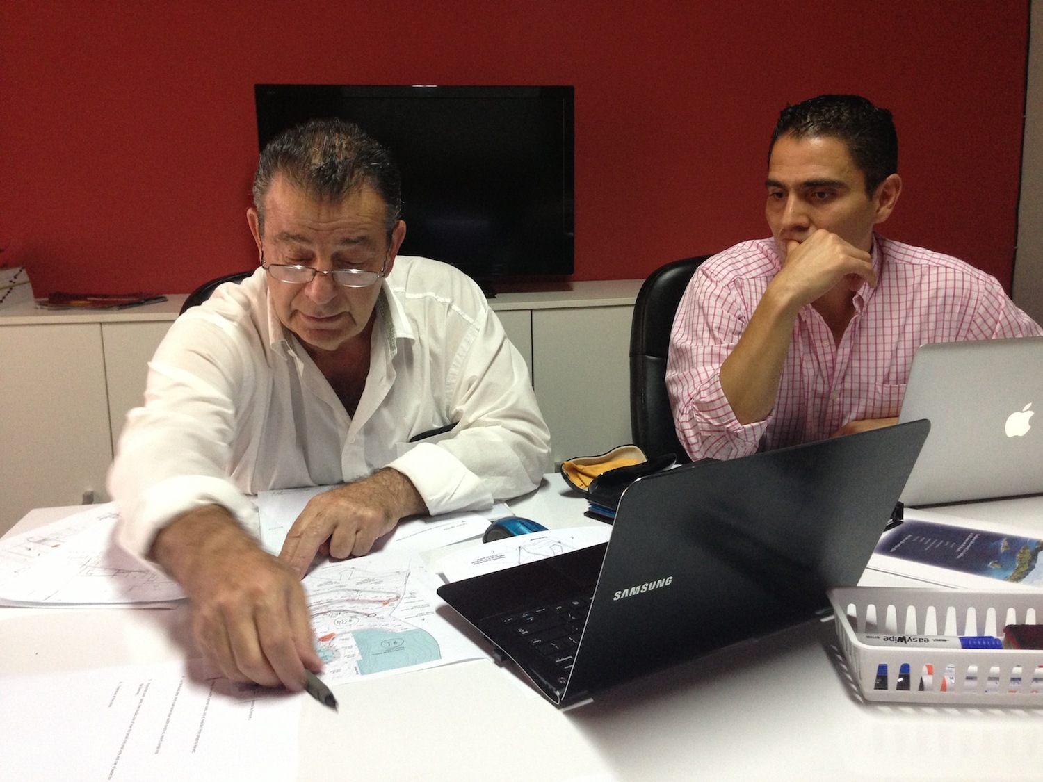 Team+at+work2.jpg