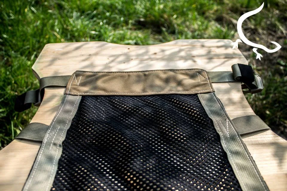 Lower part of the net.