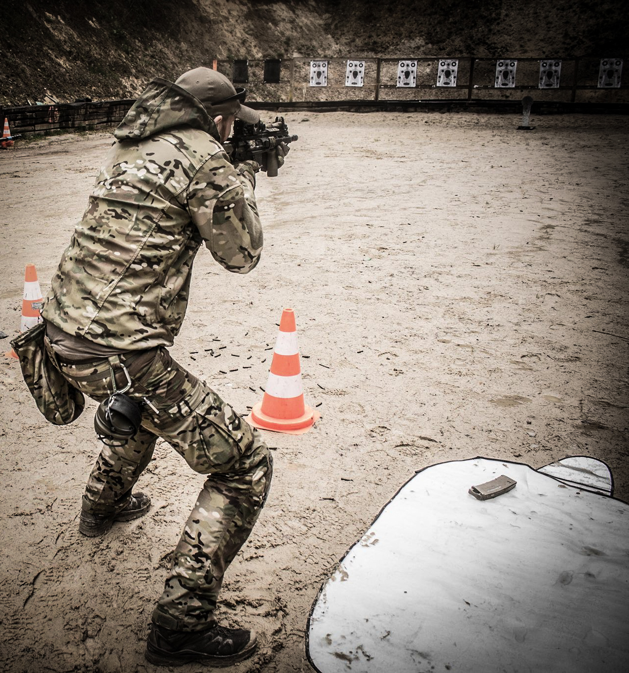The modified Israeli combat stance demonstrated by a student. Note the muscles suspension, torso, and shoulders.
