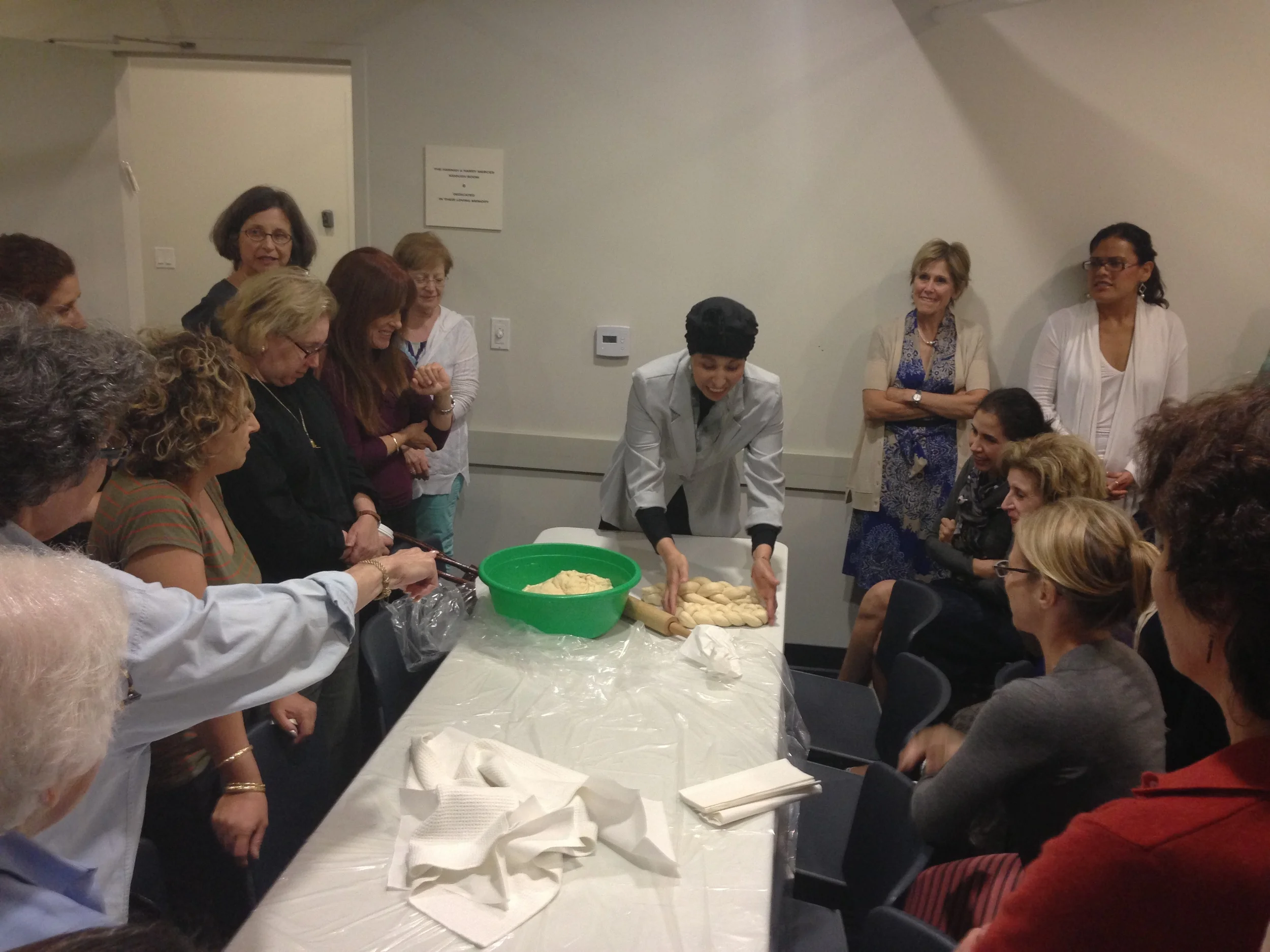 Challah baking 027.jpg